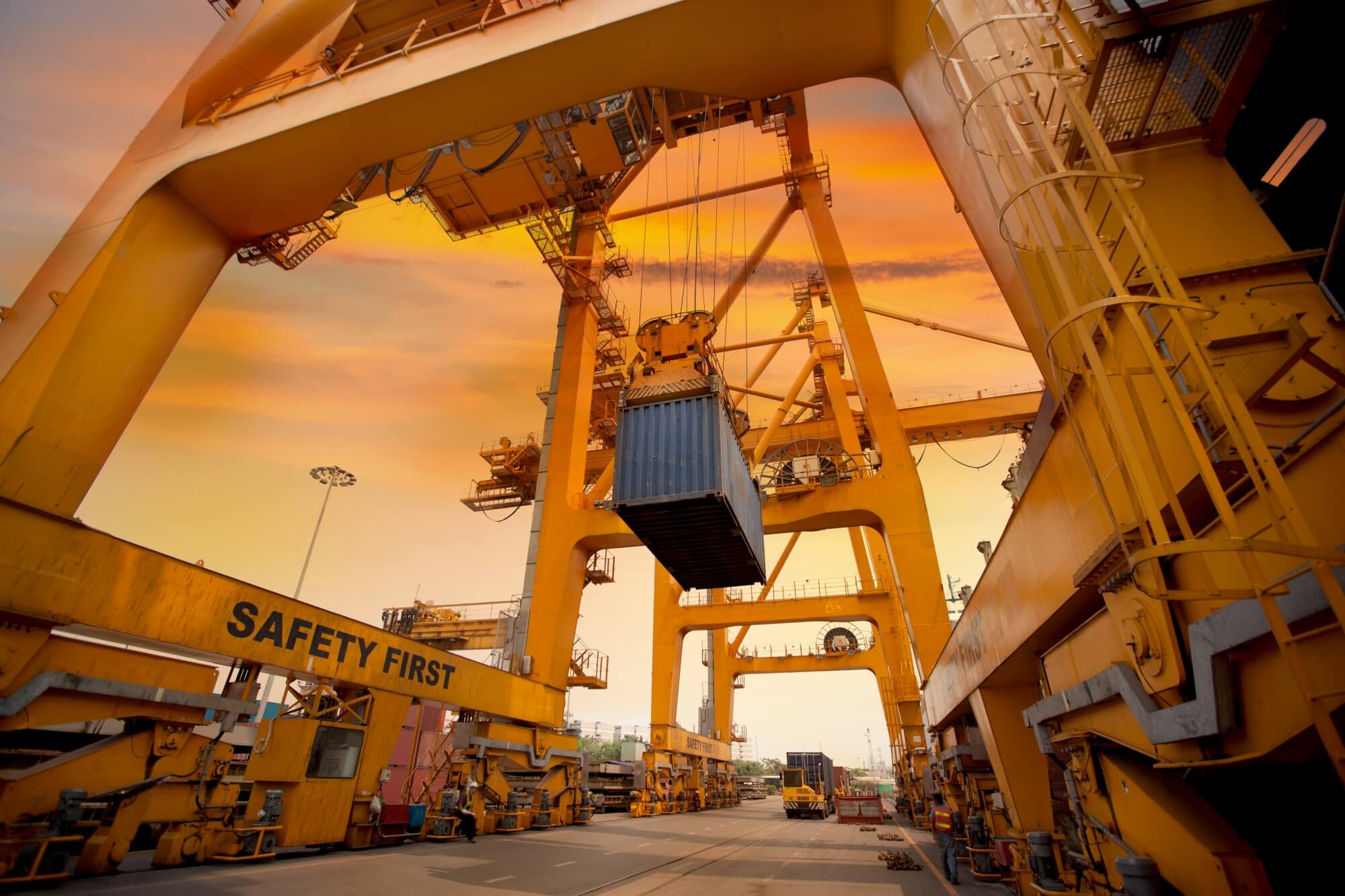 Lifting-Slinging-Crane-Port-Container