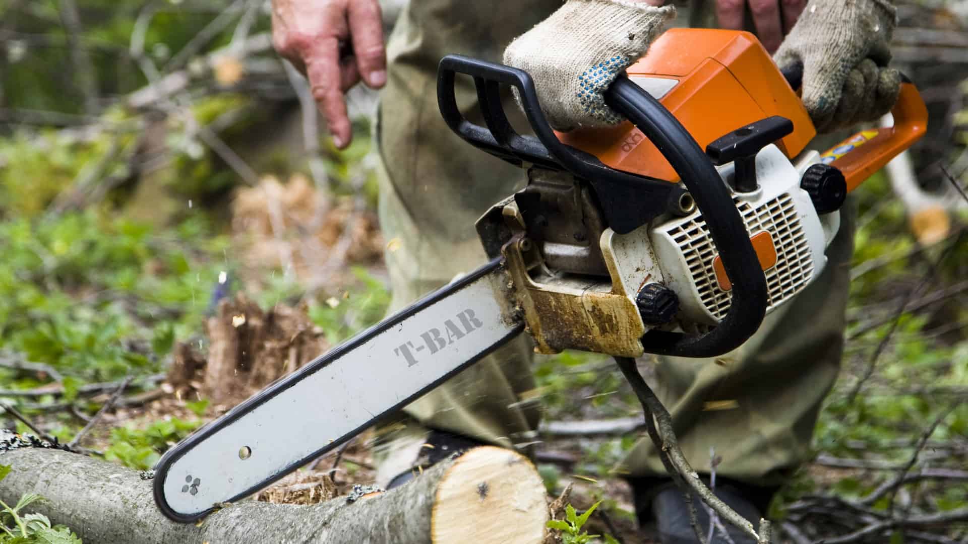 chainsaw-wood-liquid-fuel-tool Safety