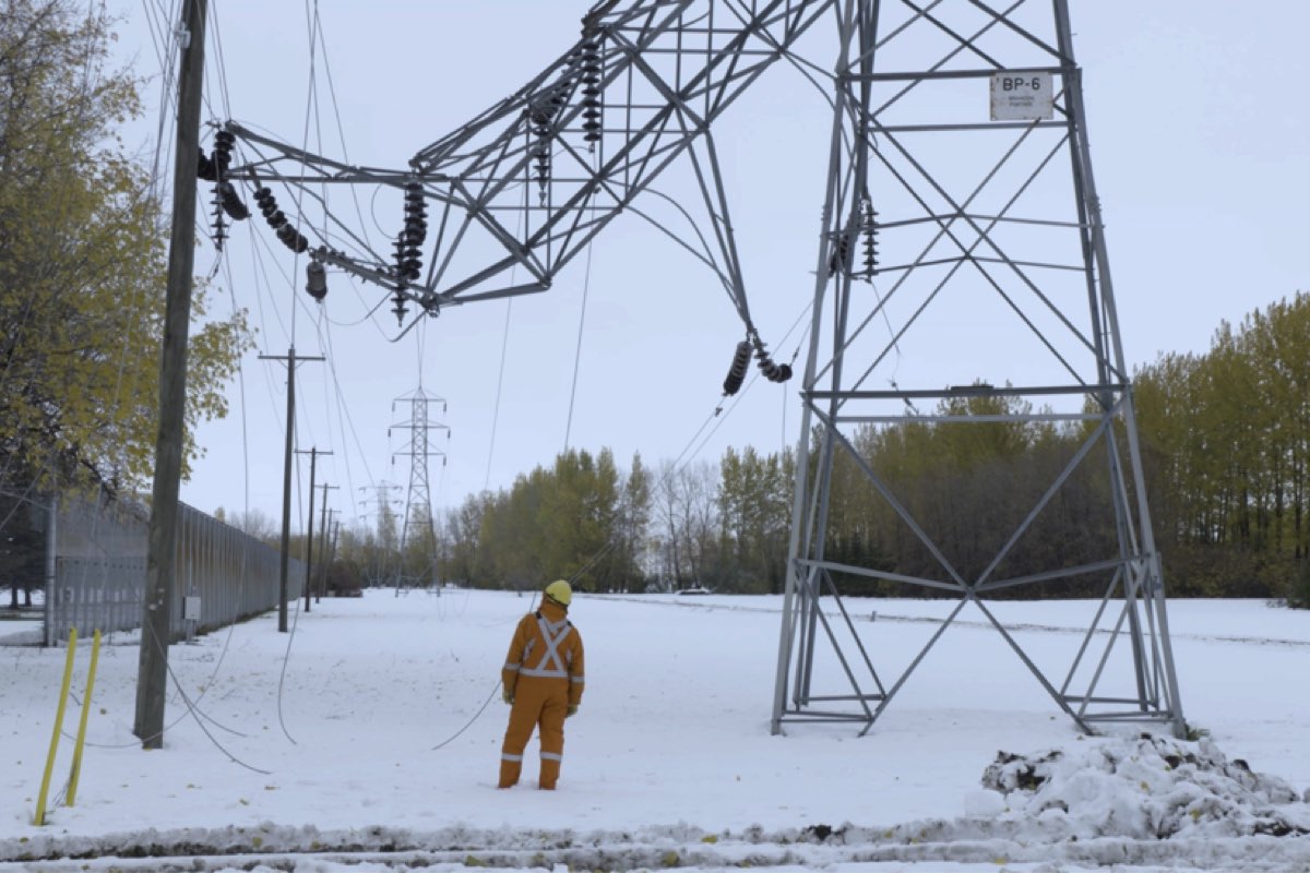 winter-snow-damaged-power-line